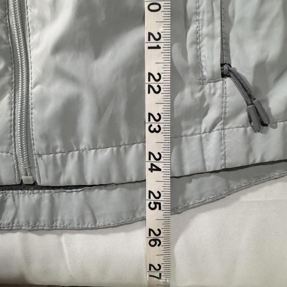 New Balance Windbreaker Raincoat Women's Small Hooded Packable Gray - Picture 9 of 9